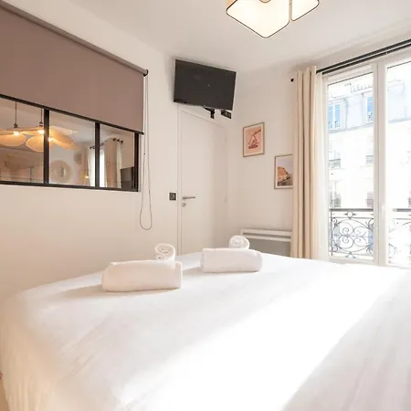 Mbm - Michelis Apartament *